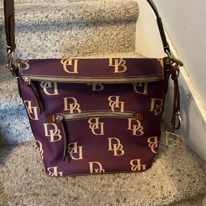 Dooney and Bourke Monogram Large Sac Burgundy